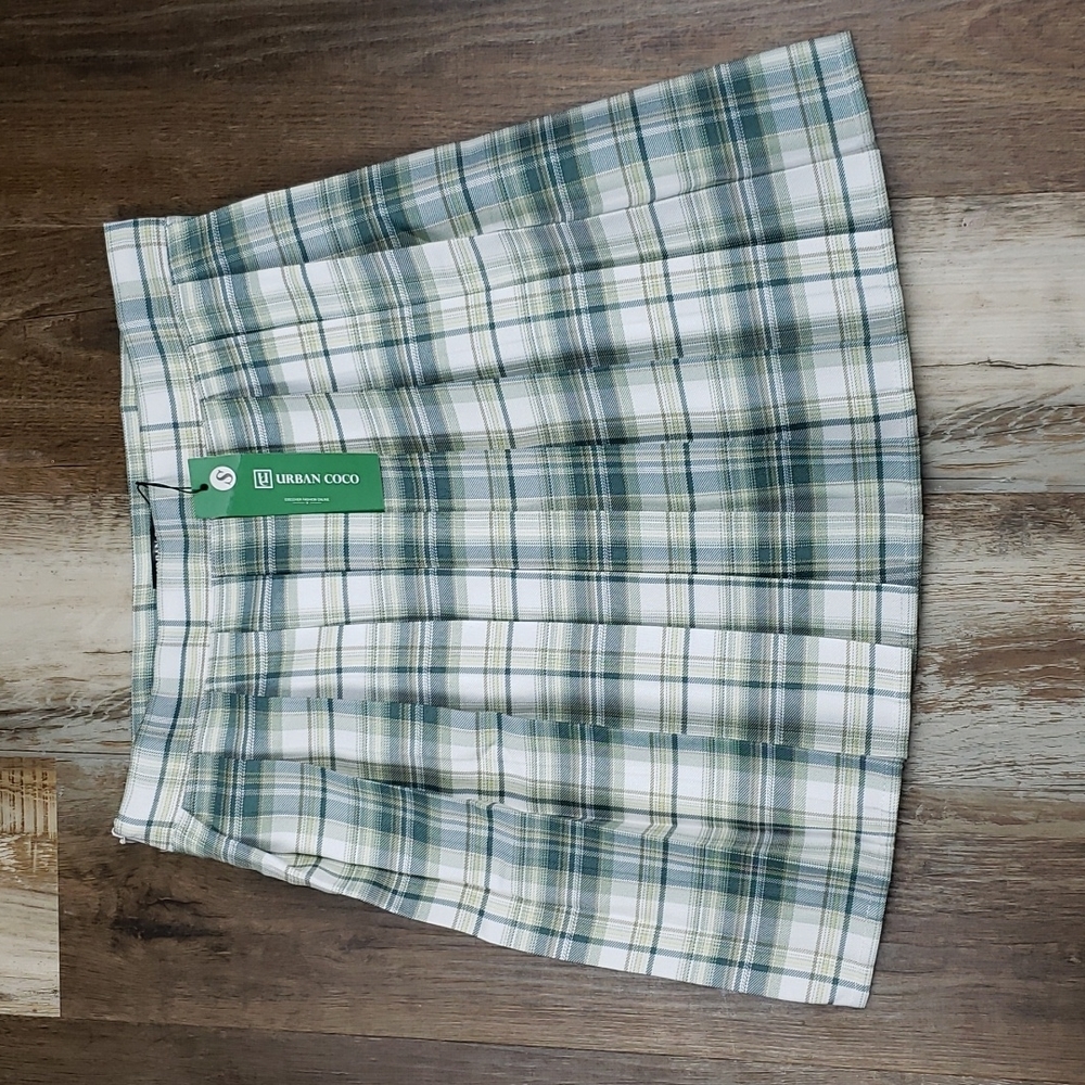 NWT Urban CoCo Pleated Plaid School Girl Skirt W/ Attached Short Size Small